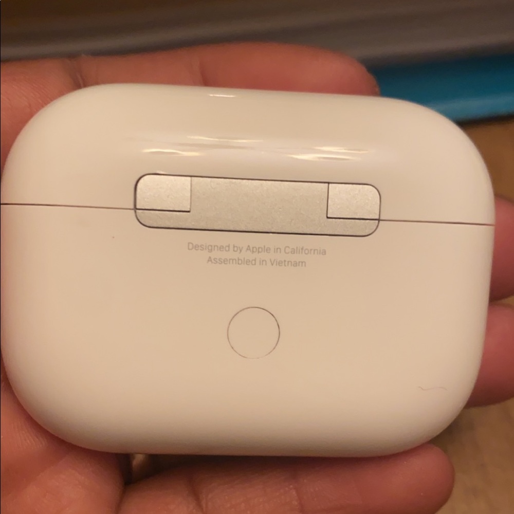 Apple Airpod Pro charging case